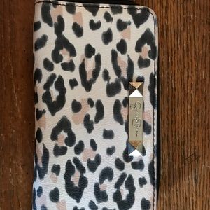 Jessica Simpson wallet